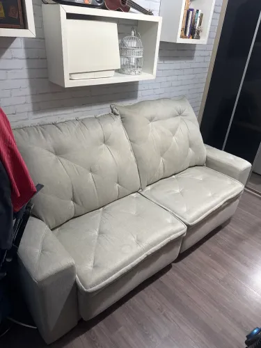Sofá retrátil em linho