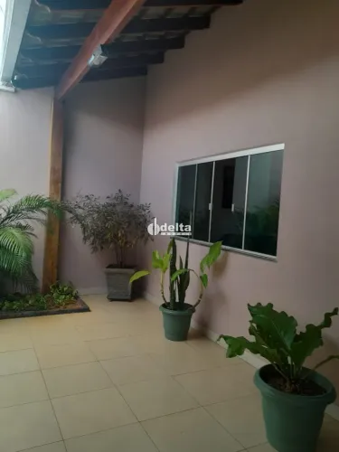 Casa disponível para venda no bairro Cidade Jardim em Uberlândia-MG