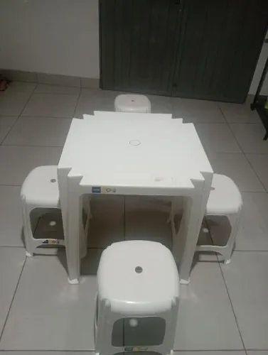 Mesa Tramontina com banquetas 