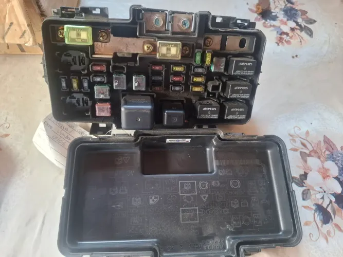 Caixa Externa de Fusível Honda Civic 2001 a 2006