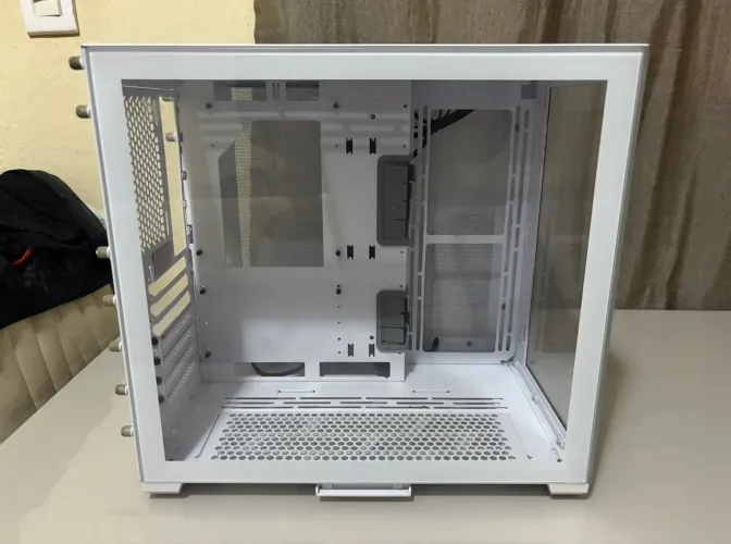 GABINETE GAMER LIAN LI - REDRAGON MODELO O11 DYNAMIC BRANCO