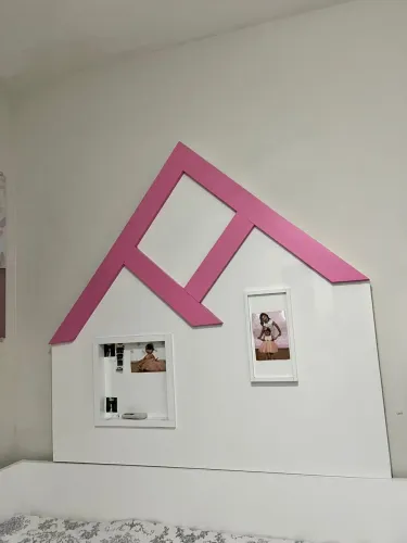 Cabeceira infantil em MDF com luminária