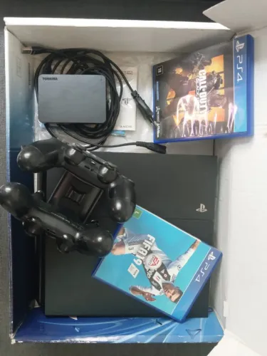 PS4 Slim 500GB - 2 Controles + 2 Jogos + HD Externo 1TB - Func.