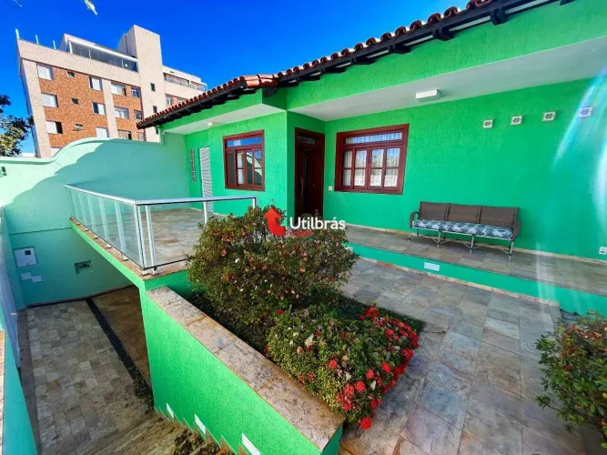 Casa para aluguel, 5 quartos, 1 suíte, 2 vagas, Sagrada Família - Belo Horizonte/MG