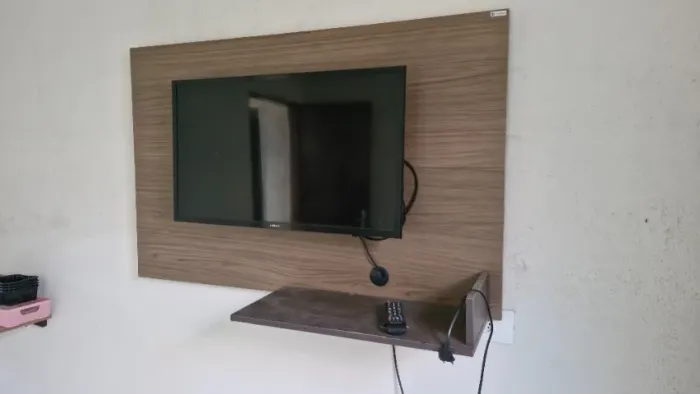 TV Samsung 32 + painel e suporte
