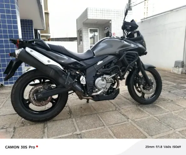 Suzuki Vstrom 650cc toda revisa pronta para viajar.