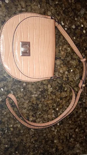 Bolsa Zara croco, cor nude.