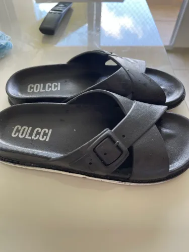 Chinelo colcci 