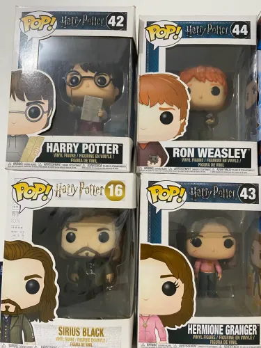 4 Funko Pop Harry Potter - Harry (42), Hermione (43), Ron (44), e Sirius (16)