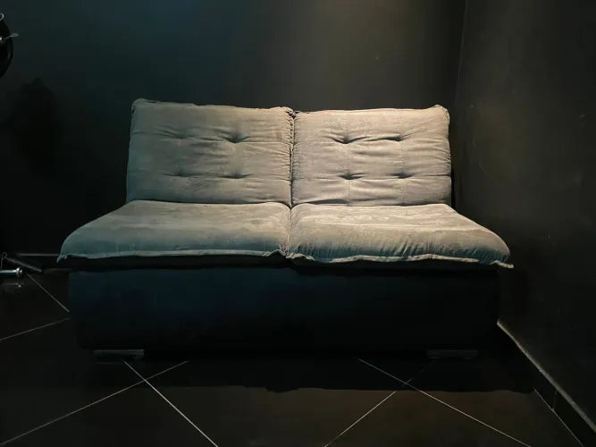 Sofá 2 lugares.