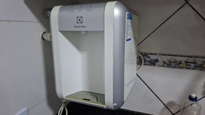 Purificador de Água Electrolux PE11B - Água Natural, Fria e Gelada (Bivolt)