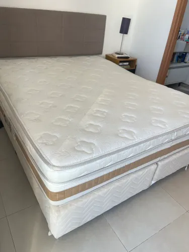 Cama Box Queen + Colchão Pró-Molas Sensitive Eurotop