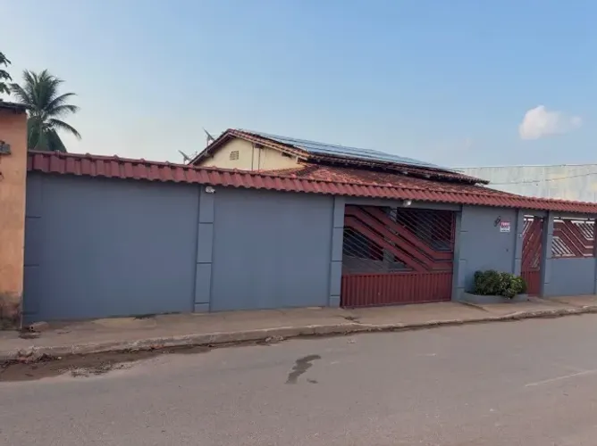 Casa no centro de mojui dos Campos ao la vista do posto castanha