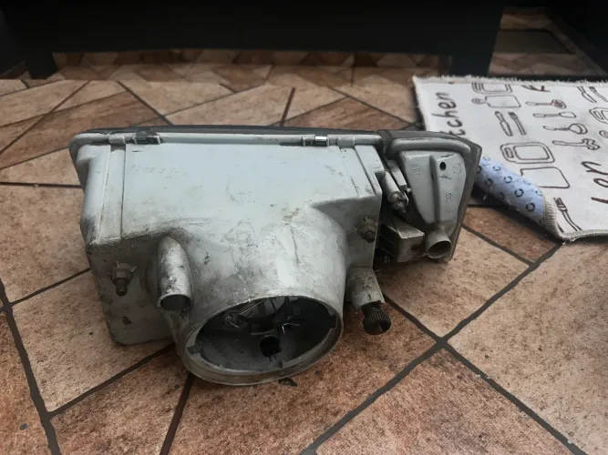 Farol direito IVECO DAILY II