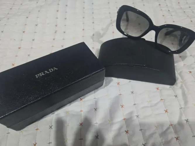 Oculos Prada com pedraria exclusivo