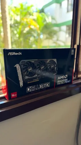 Placa de Vídeo ASRock AMD Radeon RX 9070 XT 16GB - Nos Plásticos!