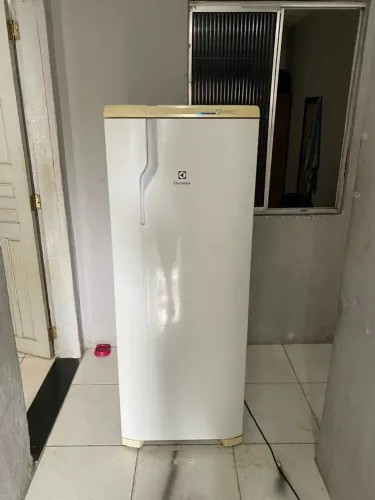 Geladeira Electrolux fros free funcionando perfeitamente