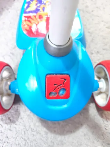 Patinete bandeirantes menino