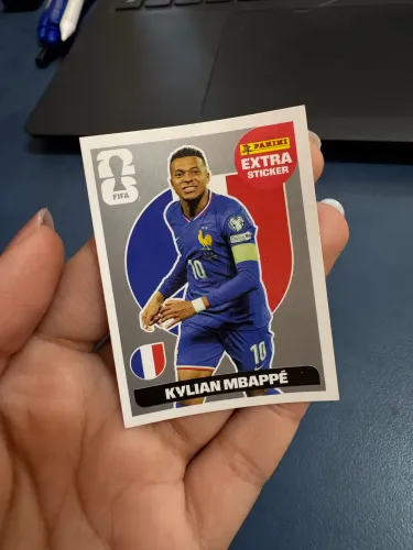 Figurinha Legend Prata Mbappé