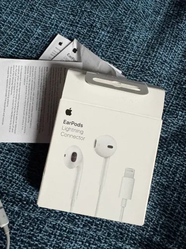 Fone Apple Earpods com Fio entrada Lightning (até iPhone 14)