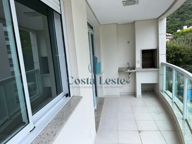 Apartamento de 2 dormitórios com suíte em condomínio completo no Itacorubi