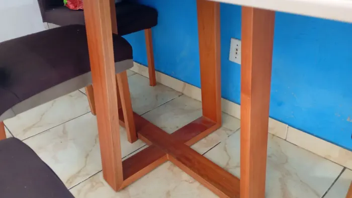 Mesa de 6 cadeiras de madeira tampa de vidro 