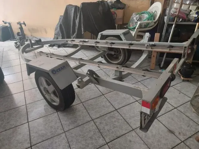 Carreta Jet Ski Free Hobby de alumínio