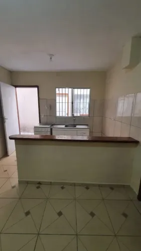 Casa em condomínio perto do monotrilho para alugar