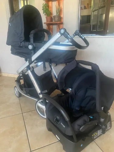 Carrinho de bebe Safety 3 em 1 Completo.