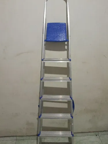 Vendo escada 7 degraus alumínio