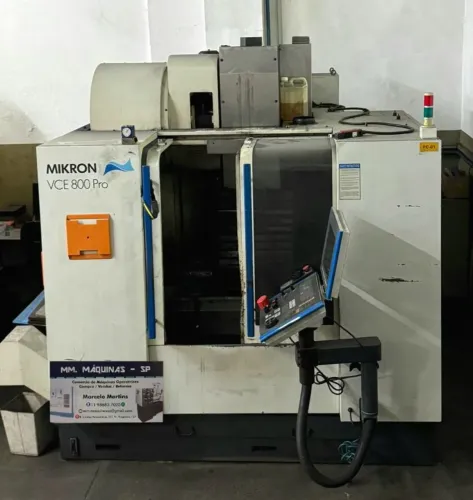 Centro de usinagem MICRON VCE 800PRO 14000 RPM ano2005 trabalhando 800x500x540