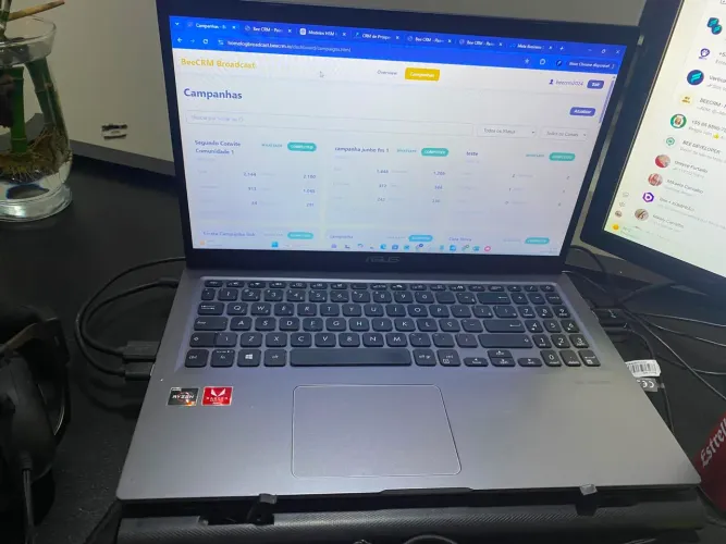 Notebook Asus Ryzen 5-3500u, 8Gb, 256Gb, Radeon  Vega 8 2Gb, Rodando vários jogos 