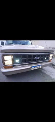 Ford F-1000 Super Diesel CE 3.9 1984