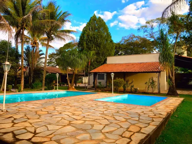 Chacara na saida da GO-070 4.375 m²