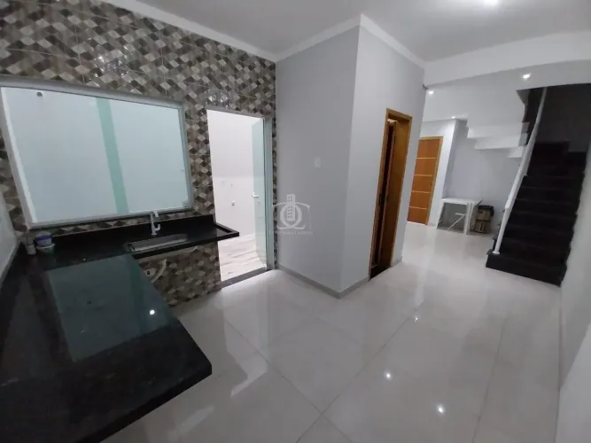 Sobrado para Venda em Santo André, Vila Curuçá, 2 dormitórios, 2 suítes, 3 banheiros, 2 va