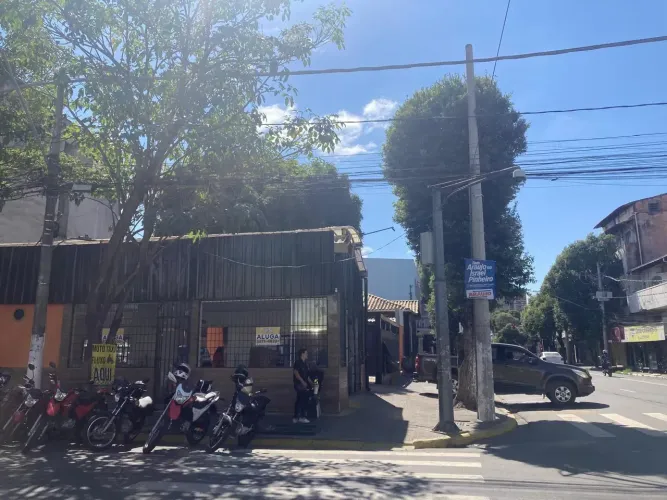 Imóvel para aluguel tem 715 metros quadrados em Centro - Governador Valadares - MG