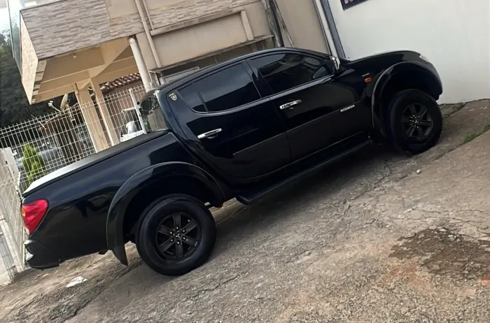 Mitsubishi L200 Triton HPE 3.2 CD TB Int.diesel AUT 2009