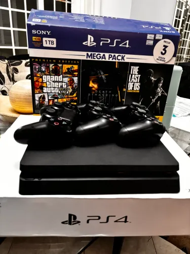 PS4 - 1Tera - 10 jogos - 2 controles