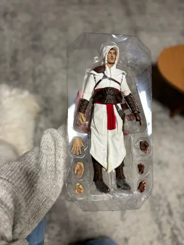 Figure Altair damtoys usado