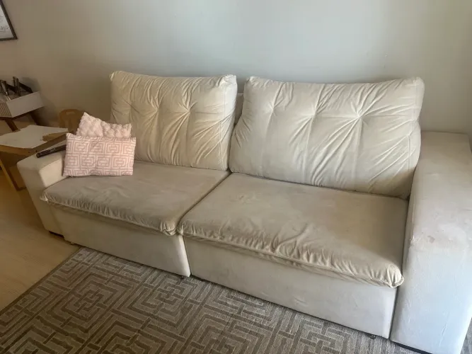 Sofá retrátil off white