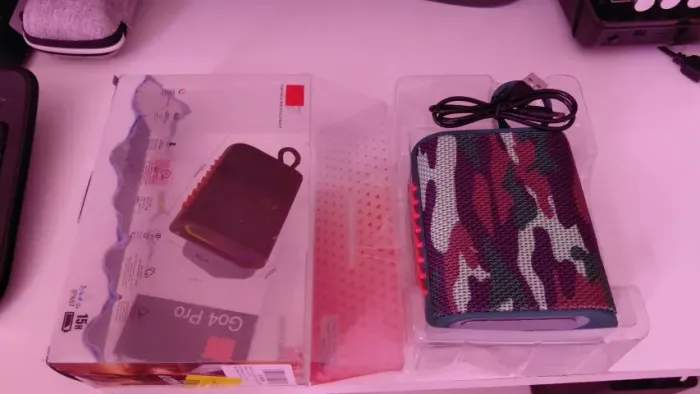 (Novo)Caixa de Som Portátil Go4Pro Bluetooth com Led, À Prova D'água e 15h de Autonomia