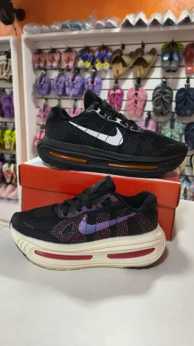 Tênis Nike Vomero