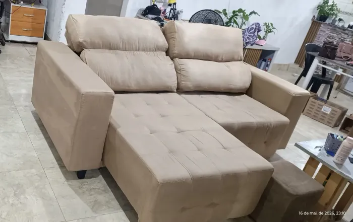 Vendo sofá retrátil ótimo estado de conservação. Largo da batalha Niterói RJ. Medidas 2.30