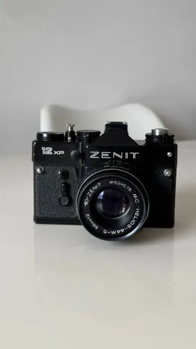 Câmera analógica Zenit 12XP + Lente Helios 44-2 M f/2.0 58mm