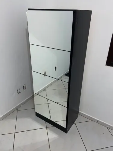 Sapateira com espelho cor preta