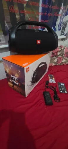 Vendo BOOMBOX 2 JBL (3 MESES DE USO)