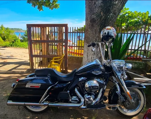 Vendo road king classic 2016. 26mil km