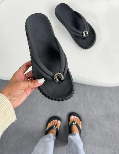Chinelo polly