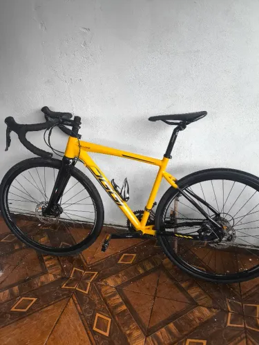 Bike Speed Gravel Oggi Velocce Disc - Tam S com NF