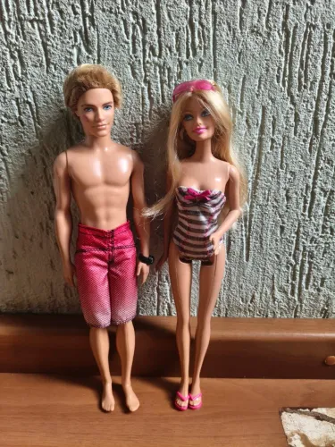 Barbie e Ken praia